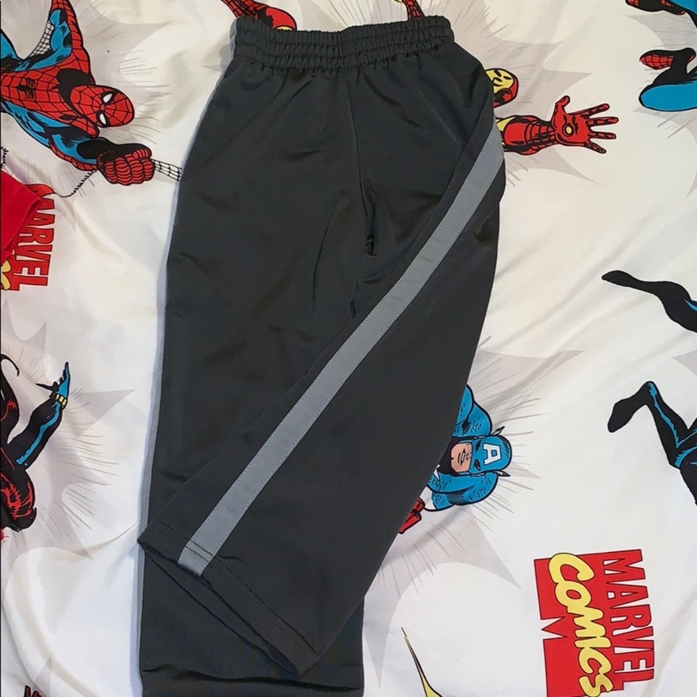 🦸‍♀️ Pre-loved Circo Athletic Pants.